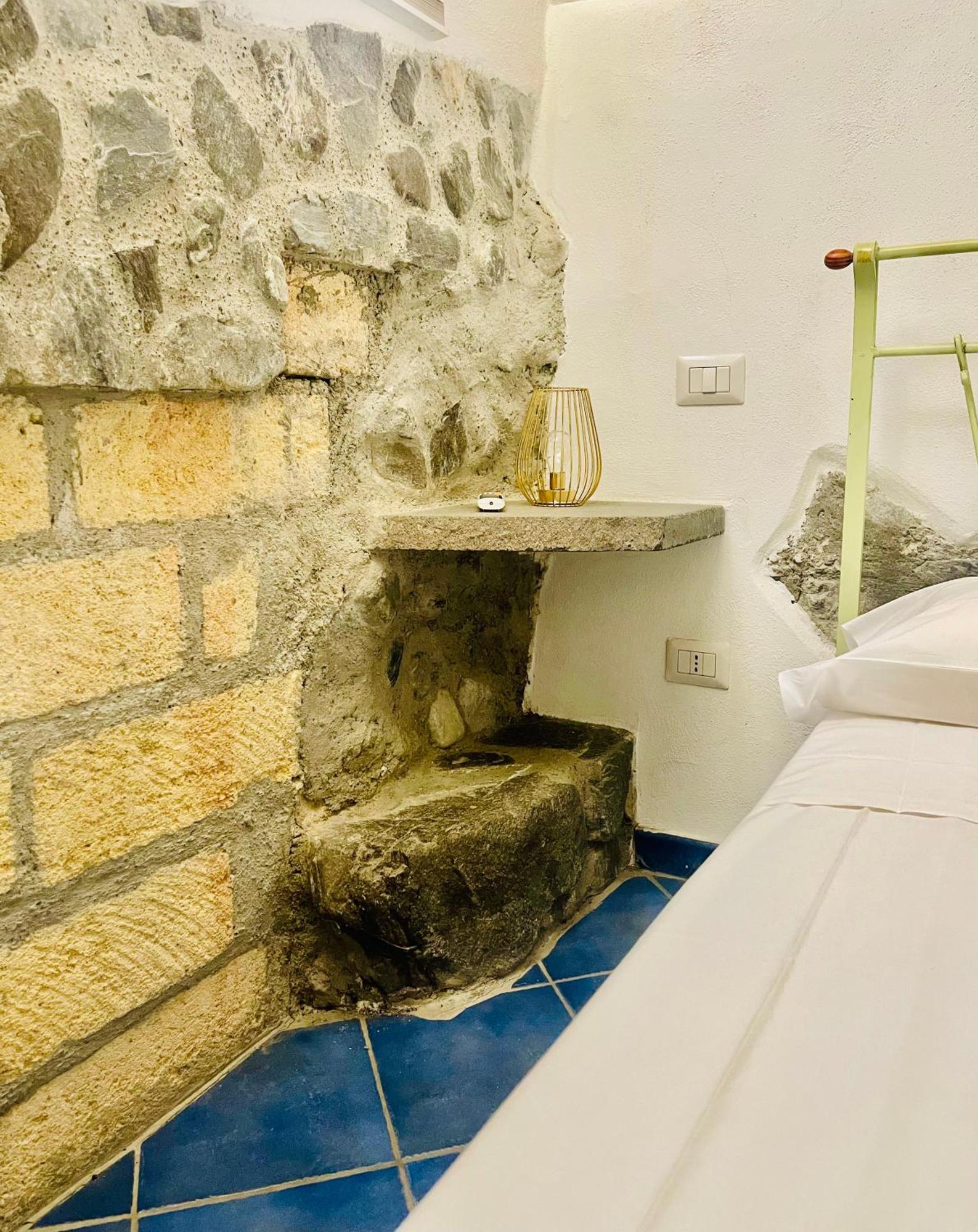 Borgo Camicia In Bed & Breakfast Barcellona-Pozzo di Gotto Room photo