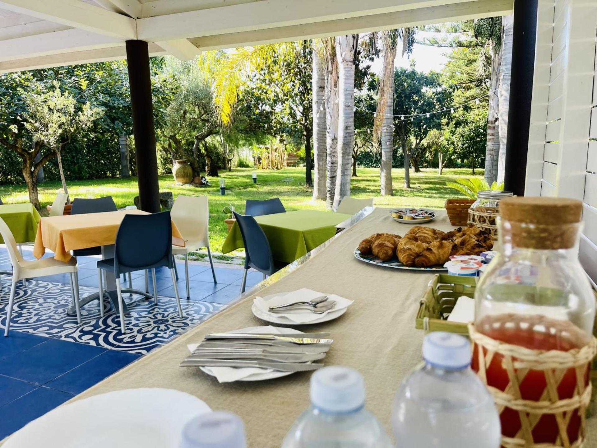 Borgo Camicia In Bed & Breakfast Barcellona-Pozzo di Gotto Exterior photo